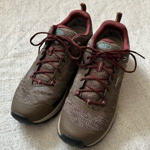 Keen Trail shoes Womens 9